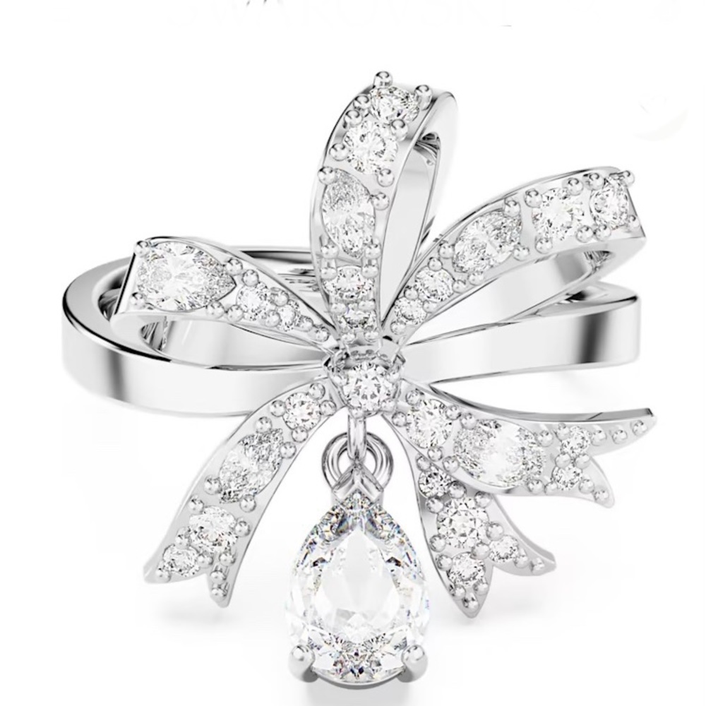 Crystal bow Statement Ring.